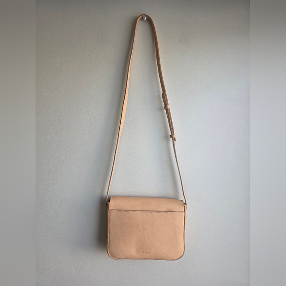 Nisolo Natural Tan Leather Crossbody - Picture 4 of 17